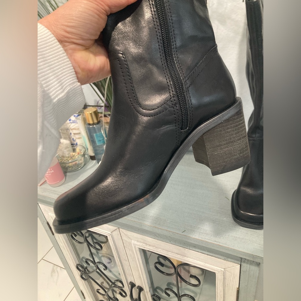 NWOB Lucky Brand Leather Black Tall Boot Square Toe Stacked Heel Size 5 1/2 - Picture 5 of 15